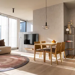 348 Short , The Hague Netherlands